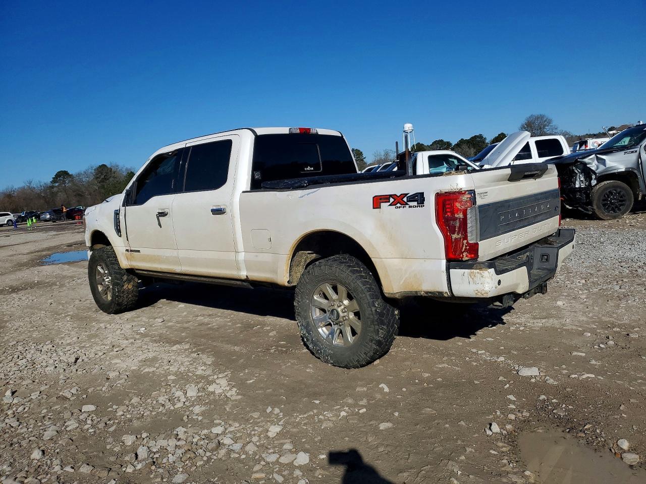 2017 Ford F250 Super Duty - Фото 2