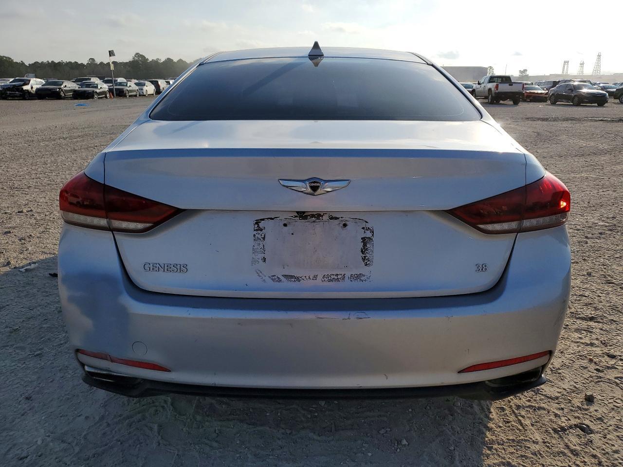 2015 Hyundai Genesis 3.8L - Фото 6