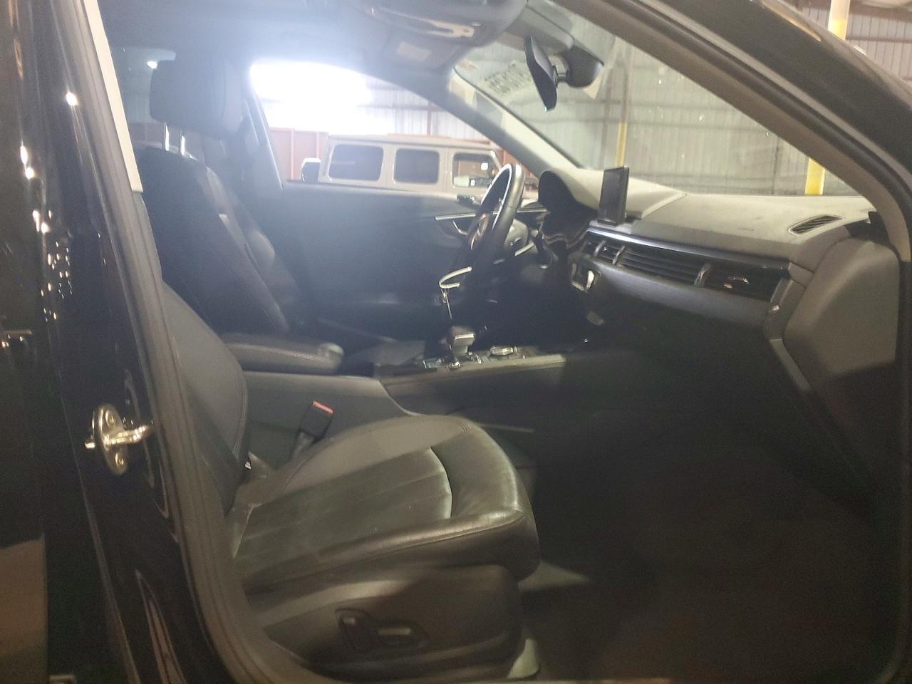 2018 Audi A4 Premium - Фото 7
