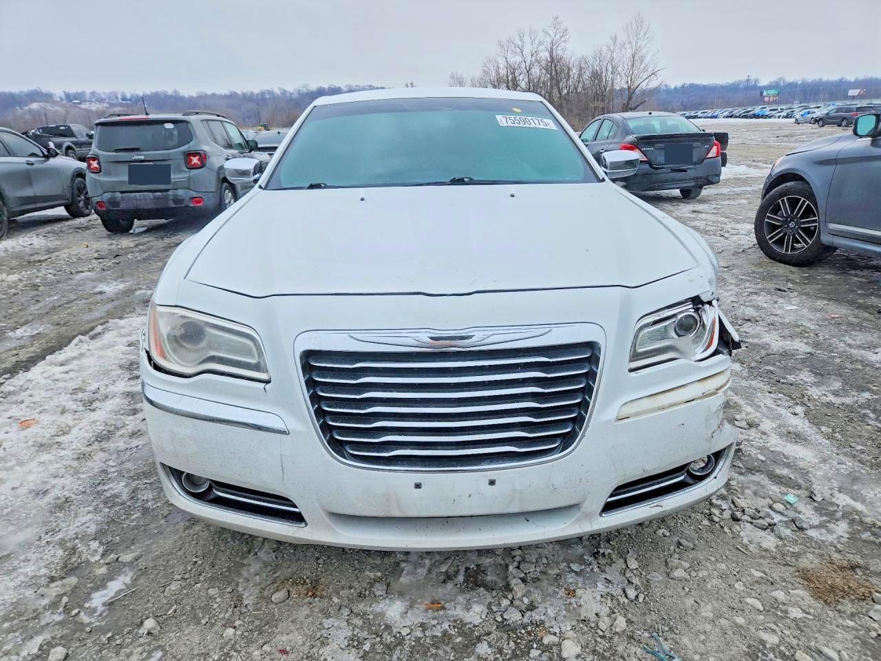 2014 Chrysler 300C - Image 5