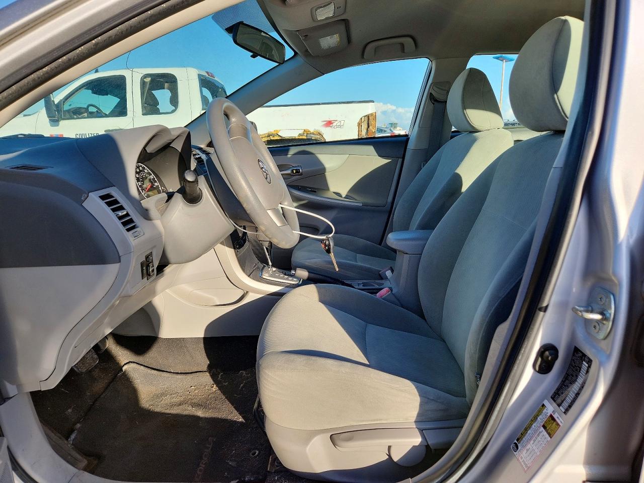 2010 Toyota Corolla Base - Фото 7