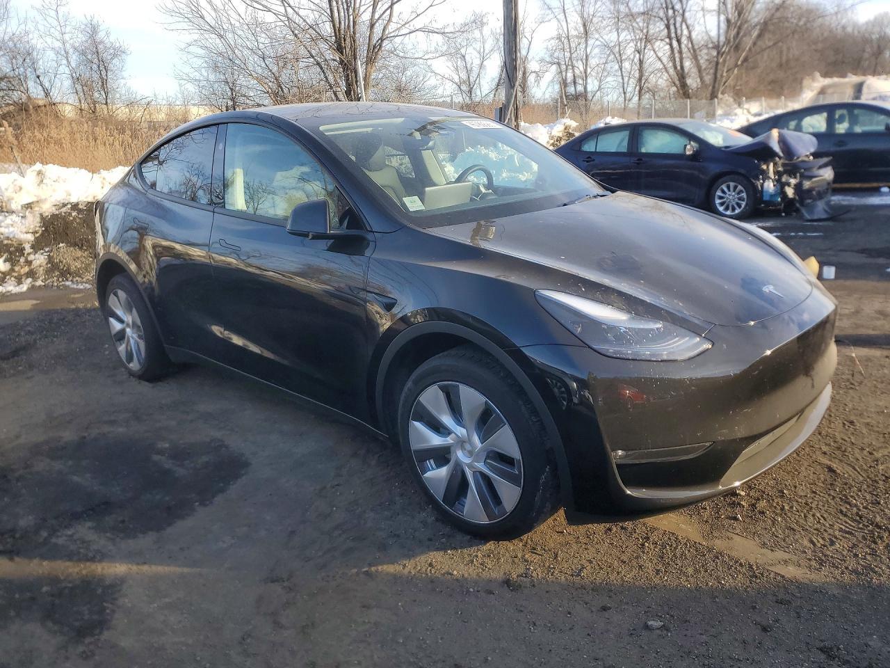 2024 Tesla Model Y - Фото 4