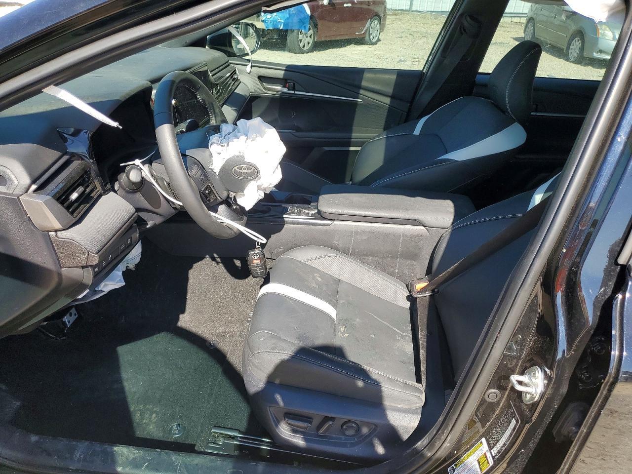 2025 Toyota Camry Se - Фото 7
