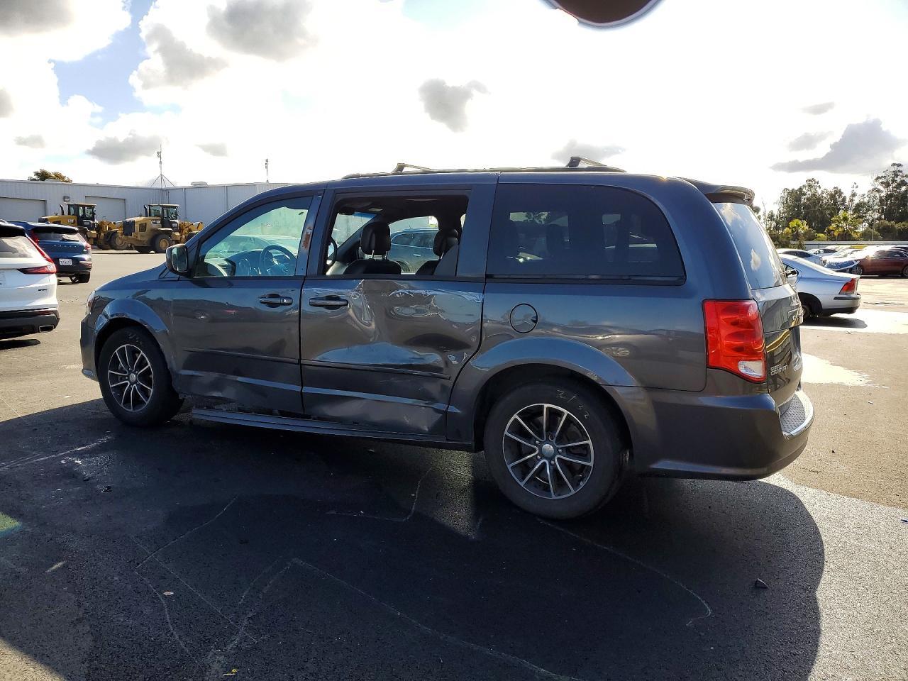 2017 Dodge Grand Caravan Gt - Фото 2