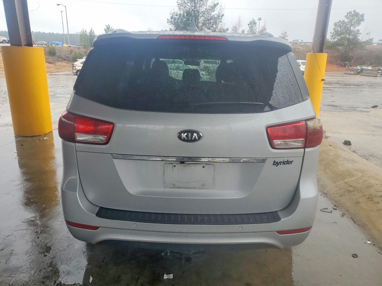 2017 Kia Sedona Lx - Image 6