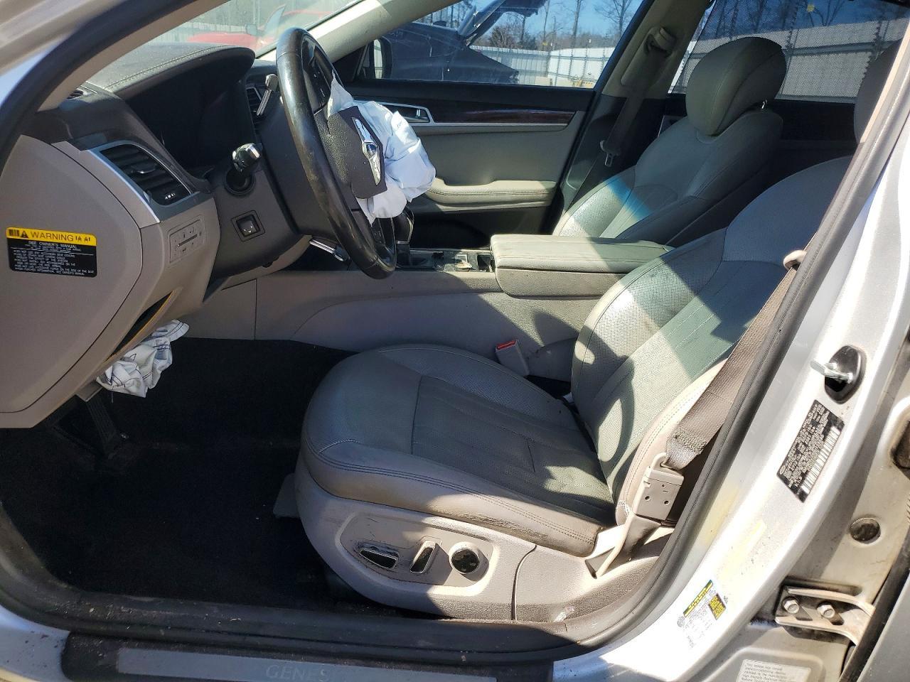 2016 Hyundai Genesis 3.8L - Фото 7