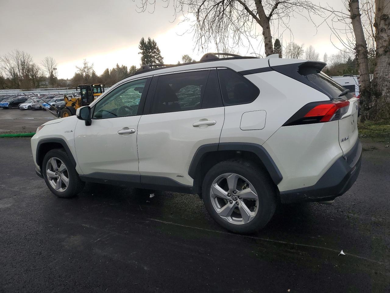 2021 Toyota Rav4 - Image 2