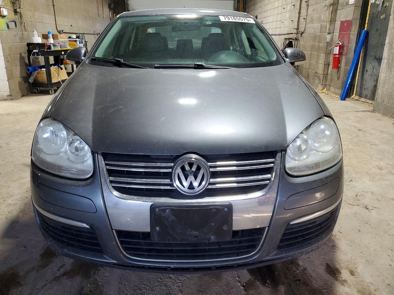 2010 Volkswagen Jetta S - Image 5