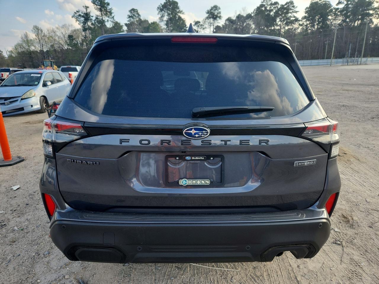 2025 Subaru Forester Touring - Фото 6