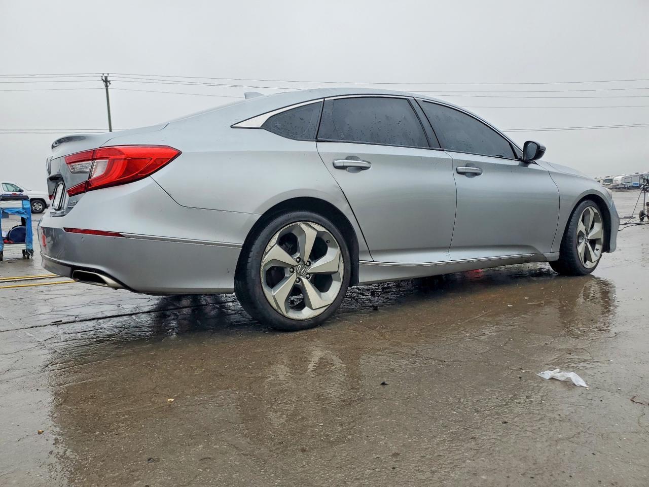 2018 Honda Accord Touring - Фото 3