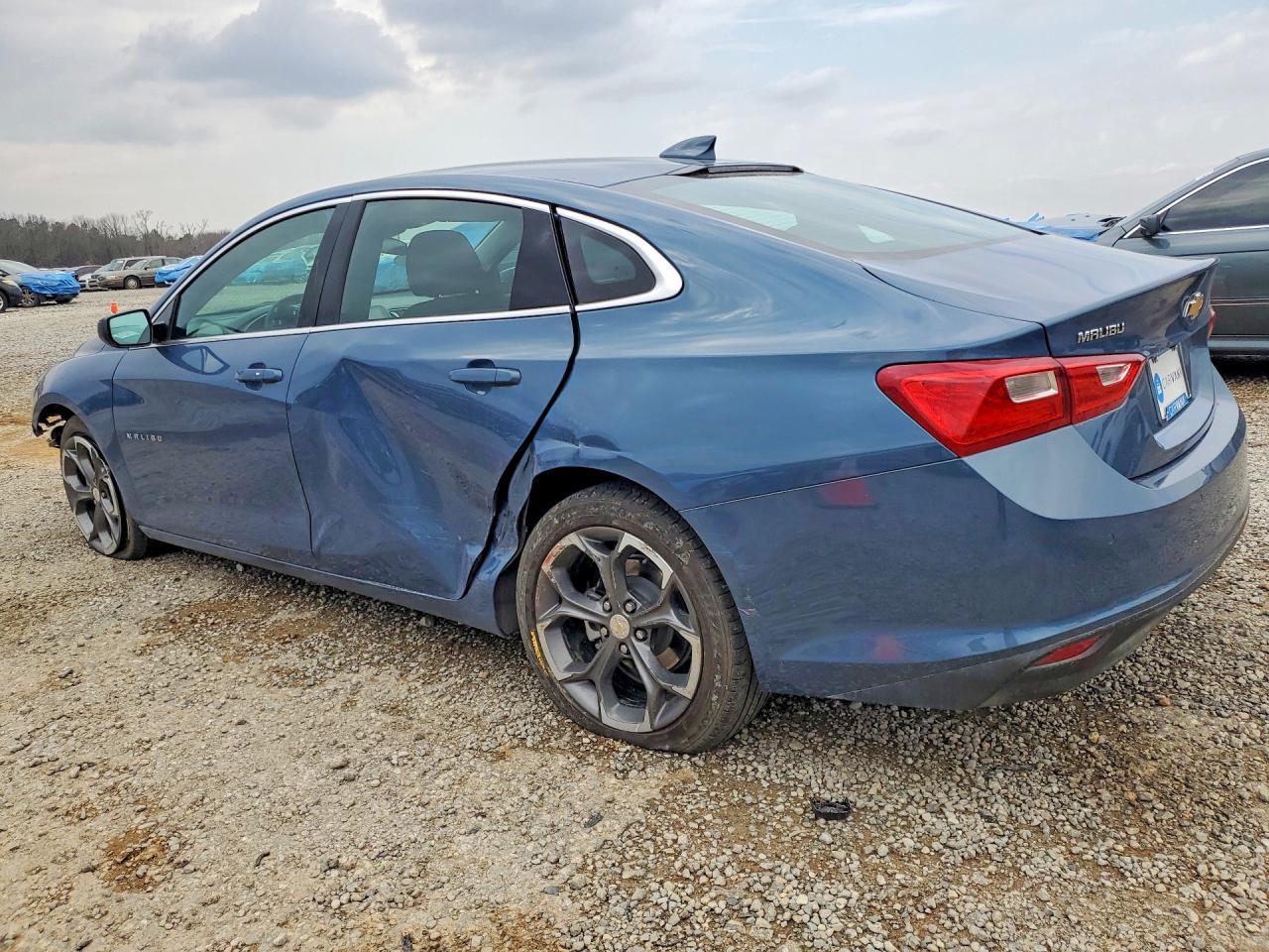 2024 Chevrolet Malibu Lt - Image 2