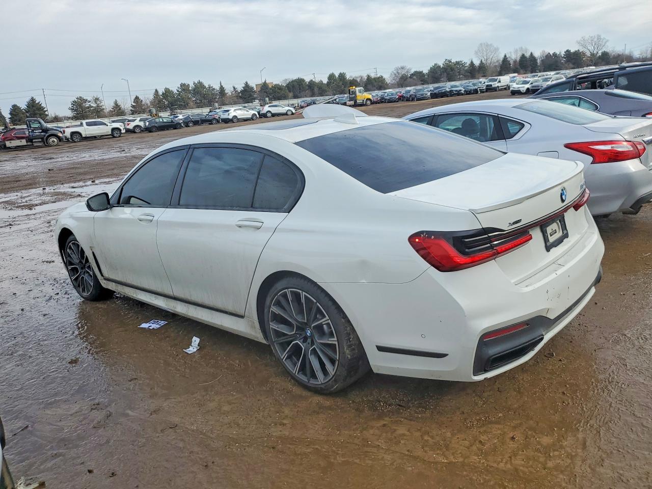 2020 BMW 750 Xi - Фото 2