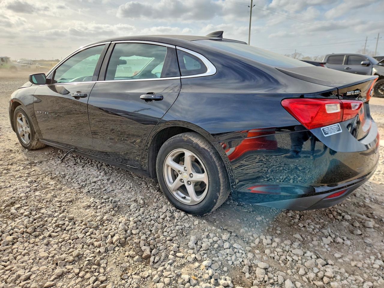 2018 Chevrolet Malibu Ls - Фото 2
