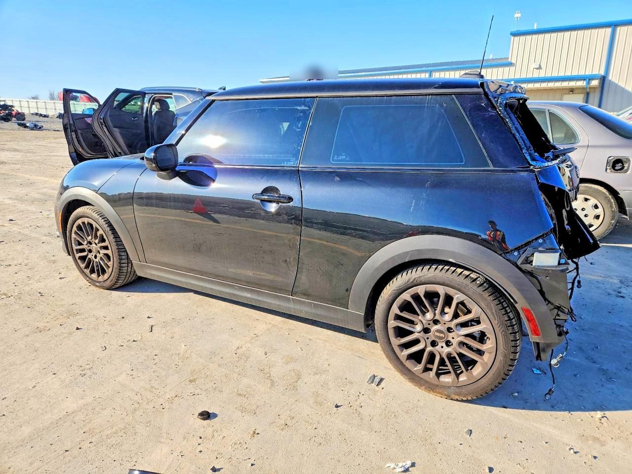 2025 Mini Cooper S - Фото 2