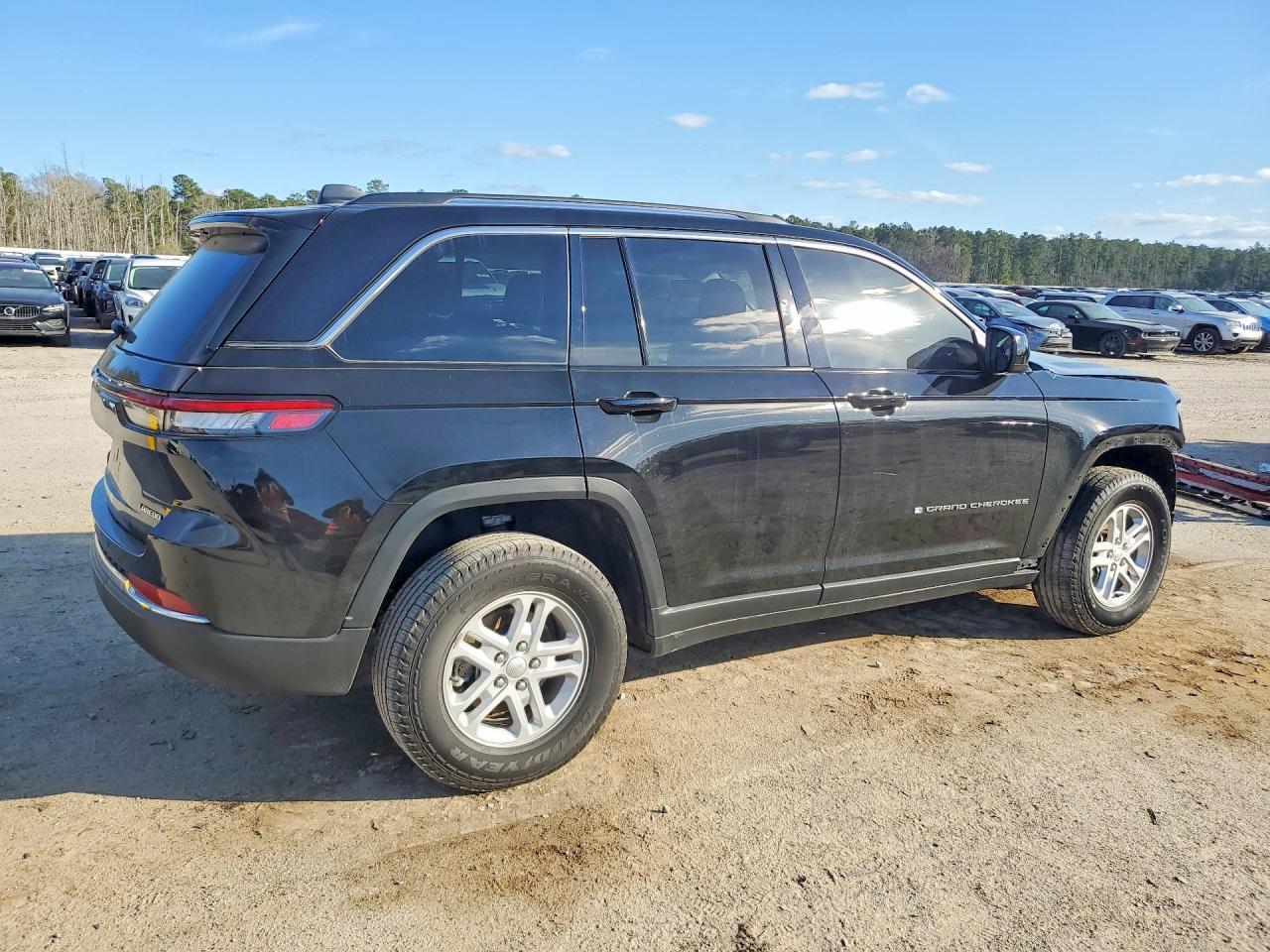 2023 Jeep Grand Cherokee - Фото 3