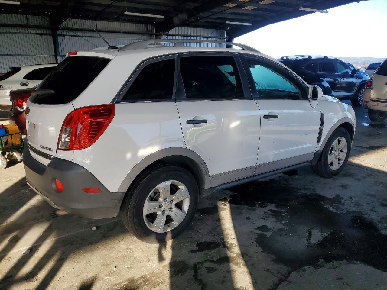 2014 Chevrolet Captiva Ls - Image 3