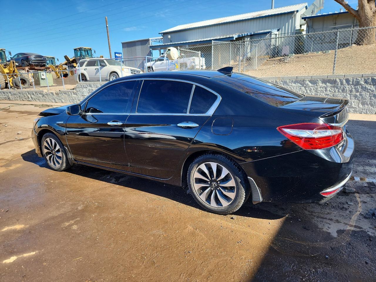 2017 Honda Accord Hybrid - Фото 2