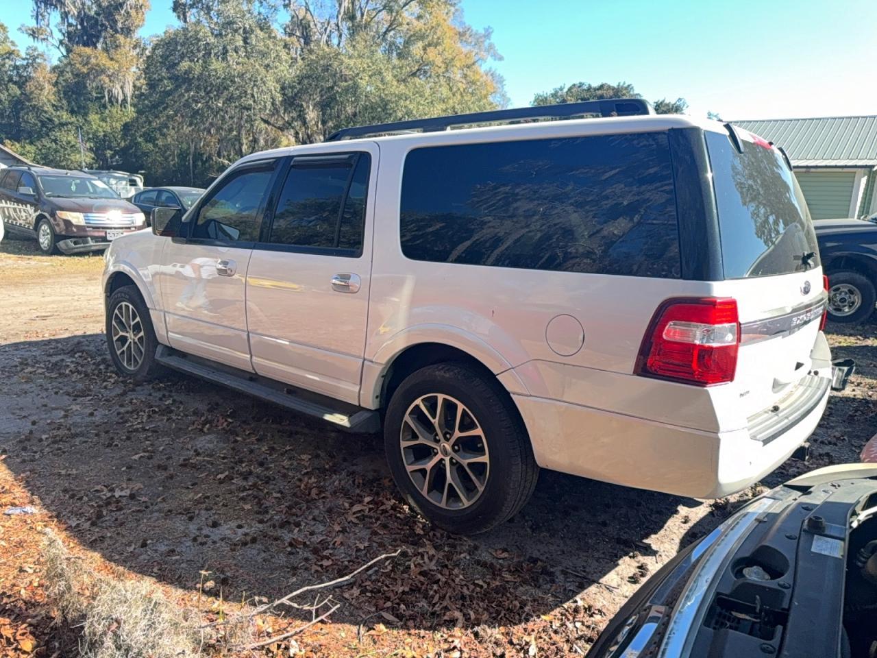 2016 Ford Expedition El Xlt - Image 3