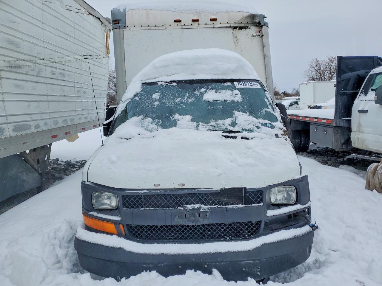 2017 Chevrolet Express G4500 - Фото 5