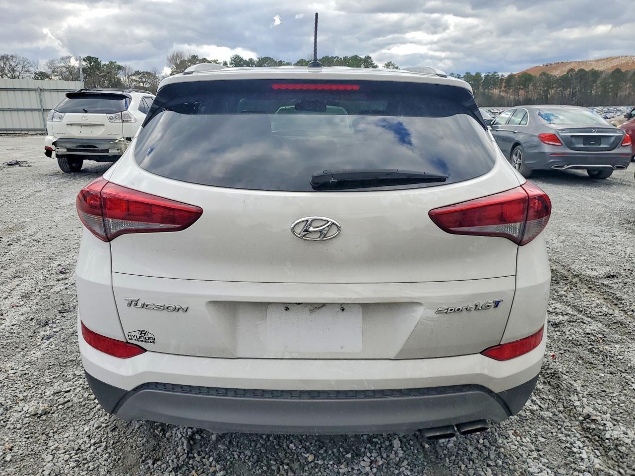 2016 Hyundai Tucson Sport - Image 6
