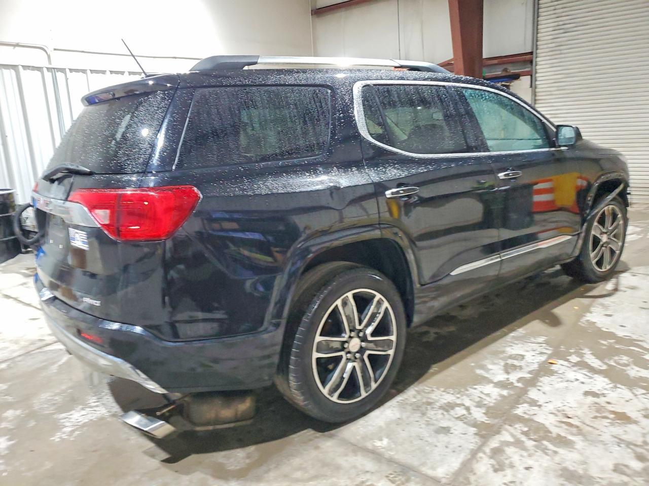 2017 GMC Acadia Denali - Image 3