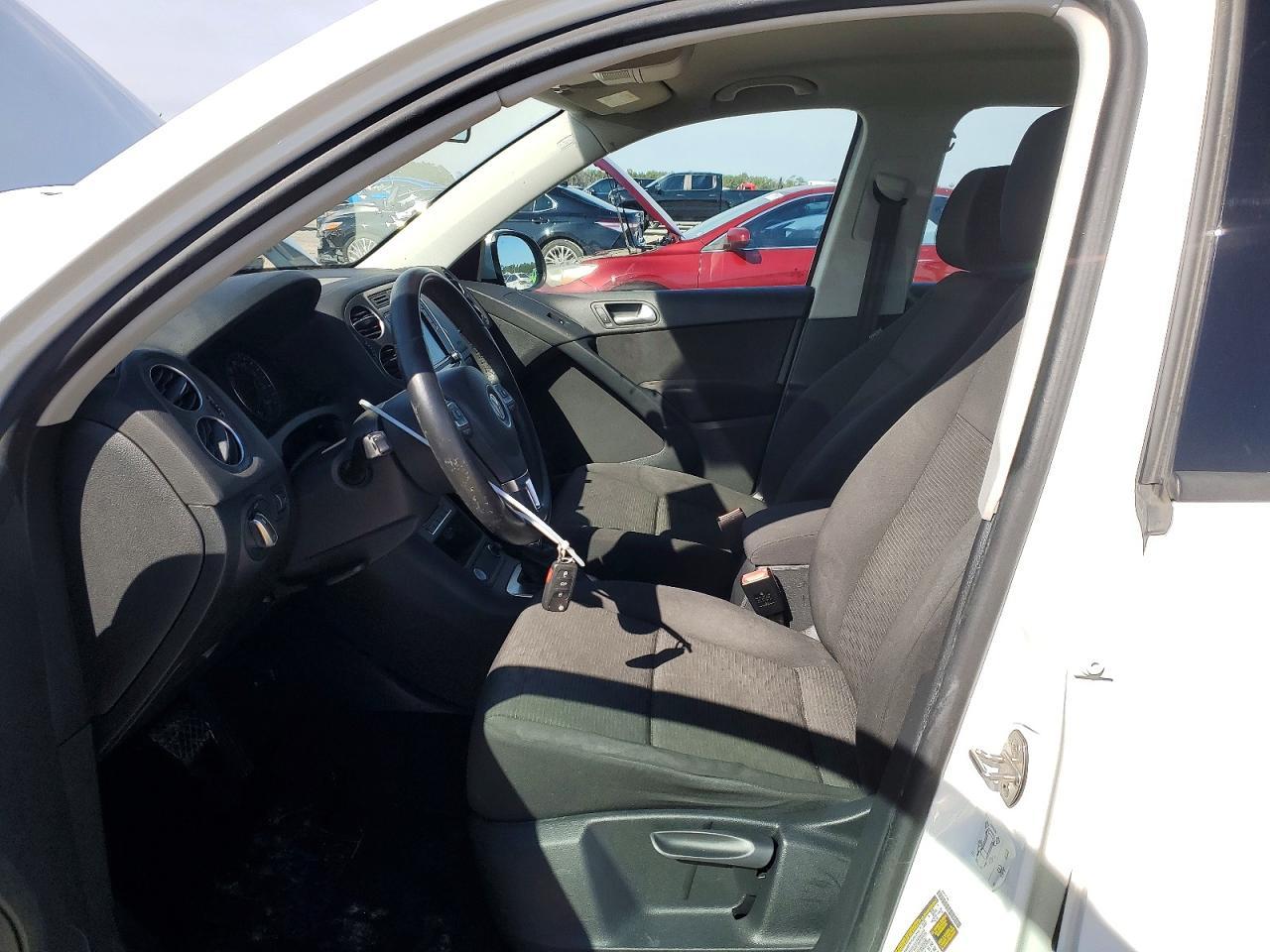 2018 Volkswagen Tiguan Limited - Image 7