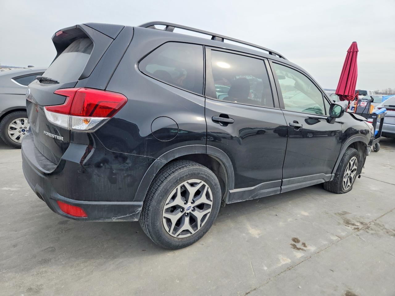 2022 Subaru Forester Premium - Image 3