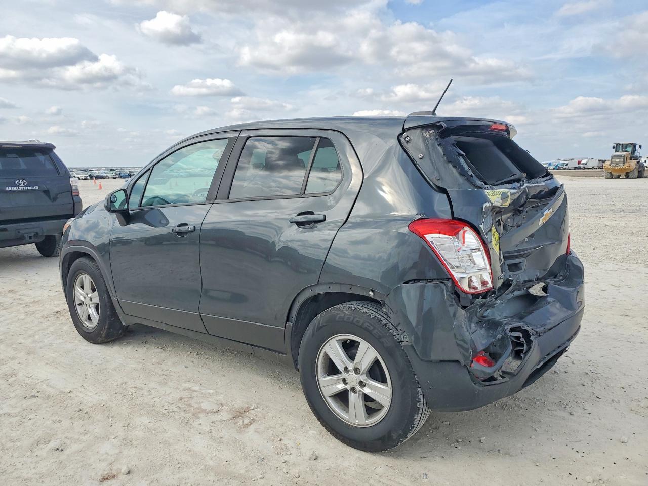 2020 Chevrolet Trax Ls - Фото 2