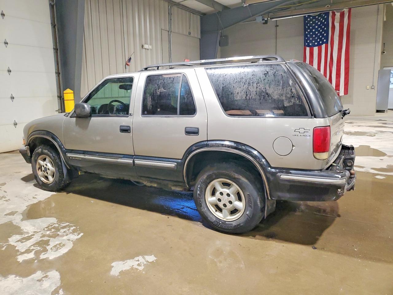 1999 Chevrolet Blazer - Фото 2