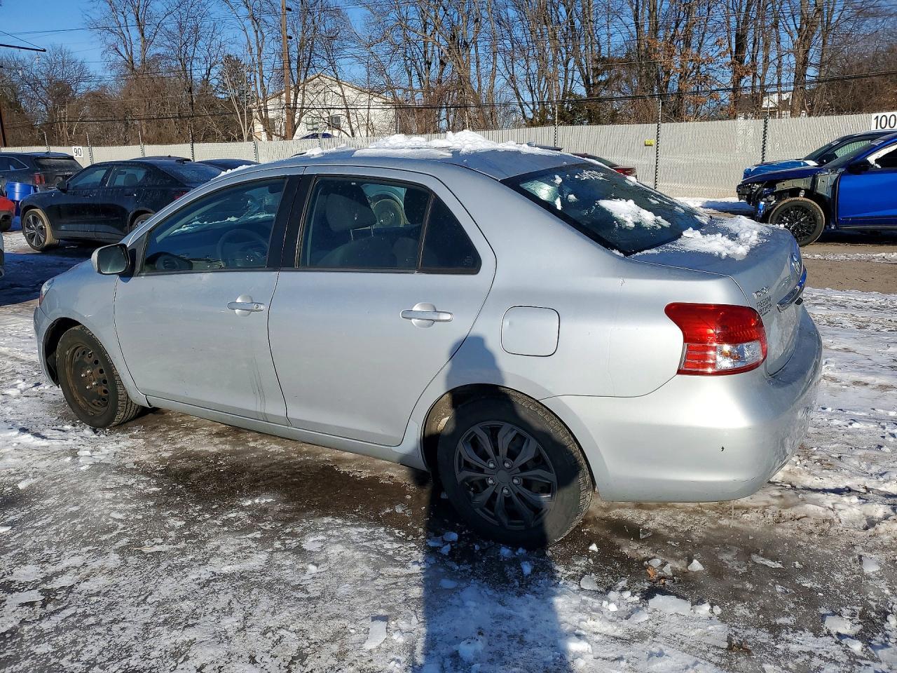 2009 Toyota Yaris - Image 2