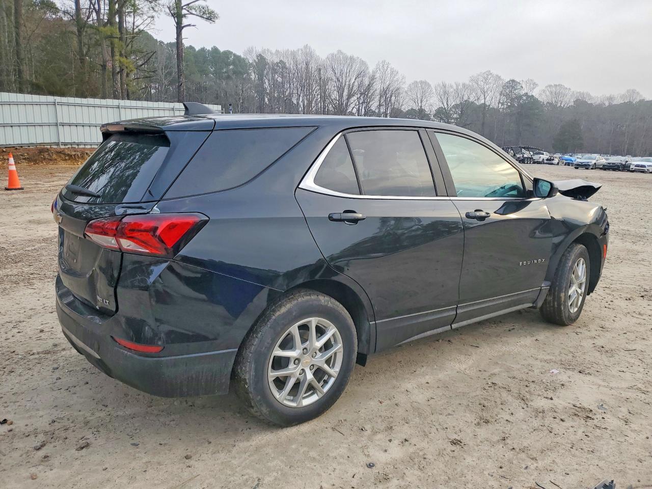 2022 Chevrolet Equinox Lt - Image 3