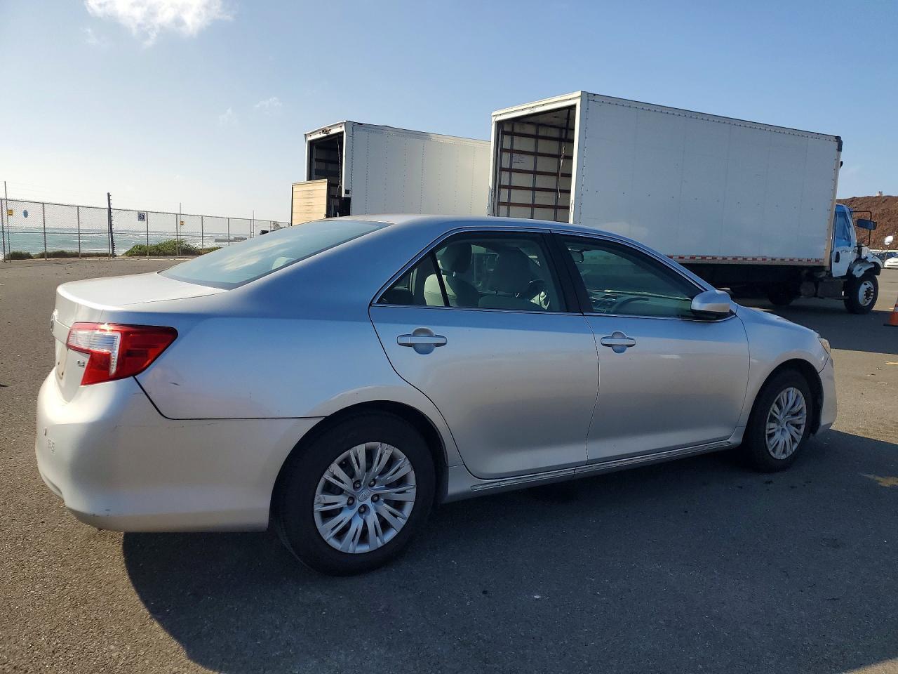 2012 Toyota Camry - Фото 3