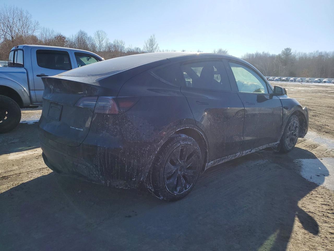 2025 Tesla Model Y - Image 3