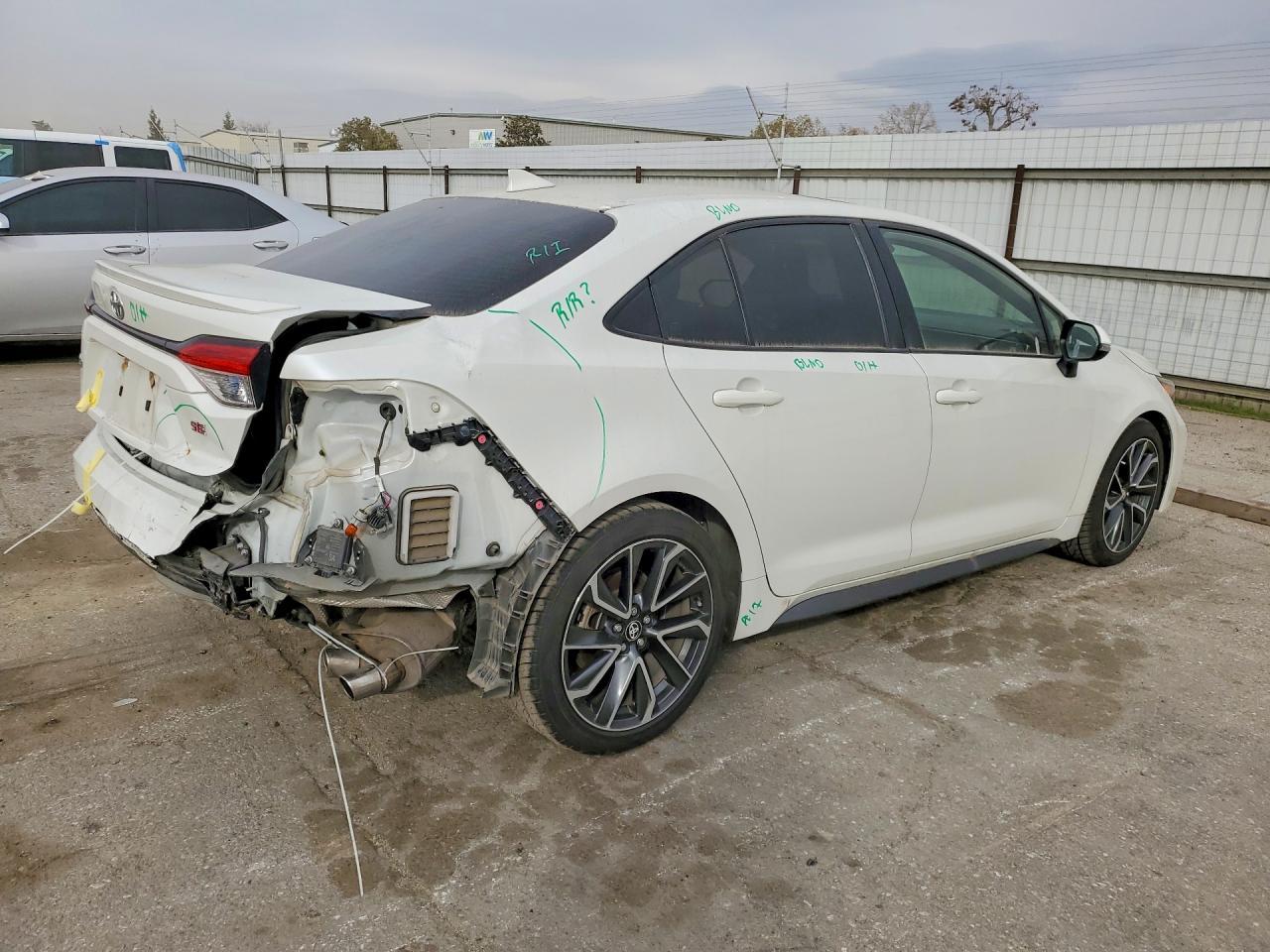 2021 Toyota Corolla Se - Фото 3
