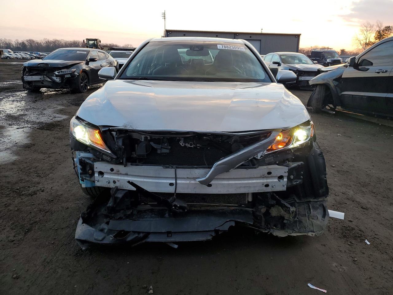 2019 Toyota Camry Se - Фото 5