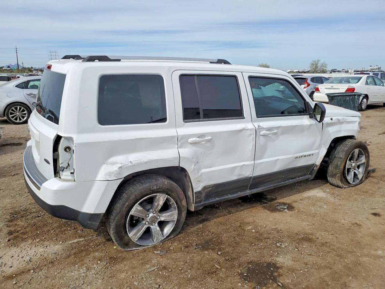 2016 Jeep Patriot Latitude - Фото 3