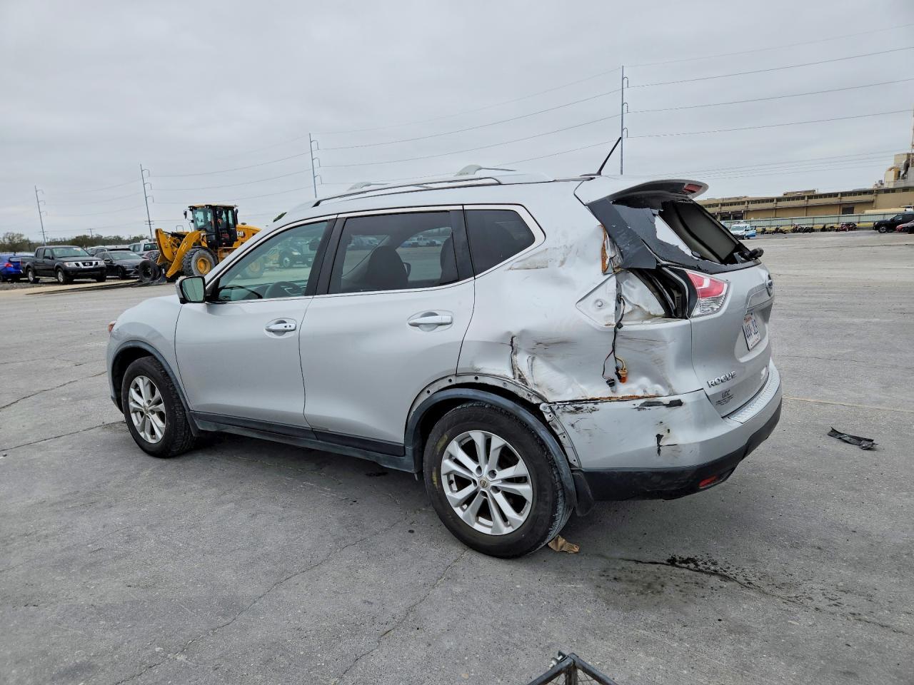2016 Nissan Rogue - Image 2
