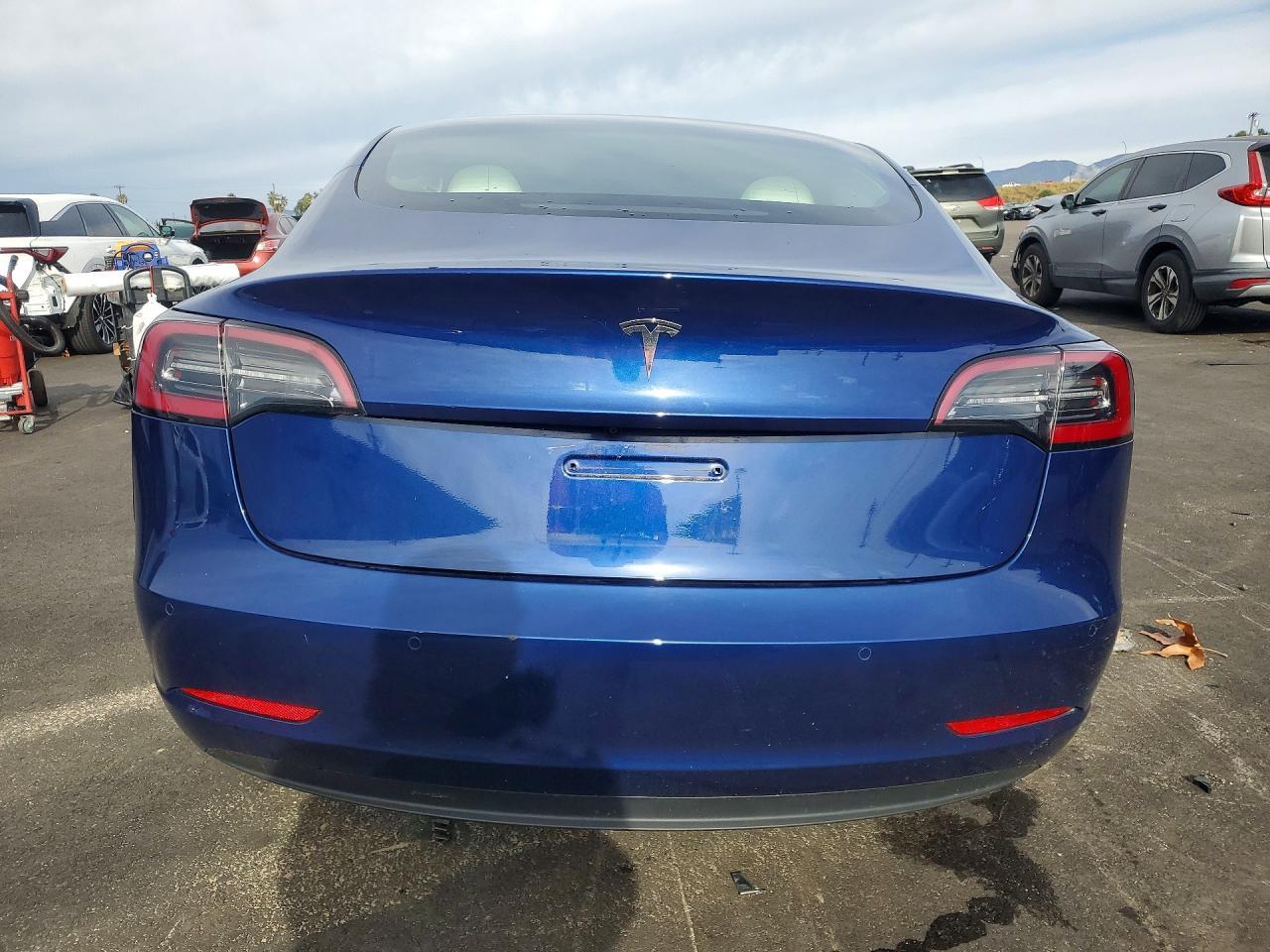 2022 Tesla Model 3 - Фото 6
