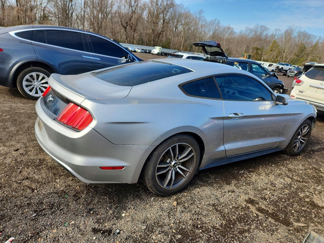 2016 Ford Mustang - Фото 3