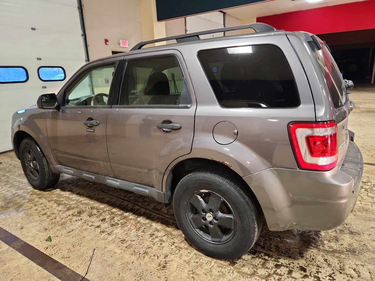 2011 Ford Escape Xlt - Фото 2