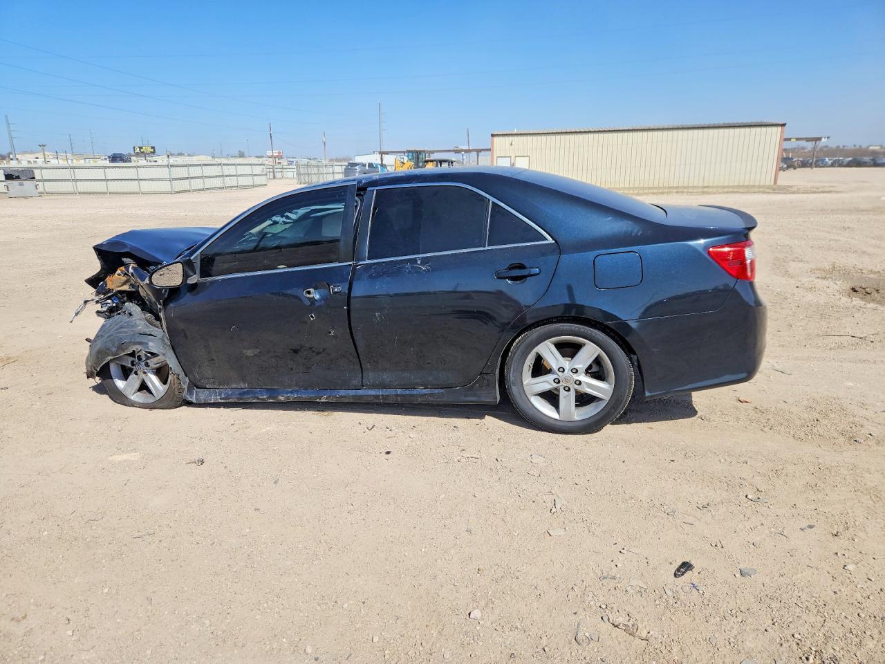 2014 Toyota Camry L - Image 2