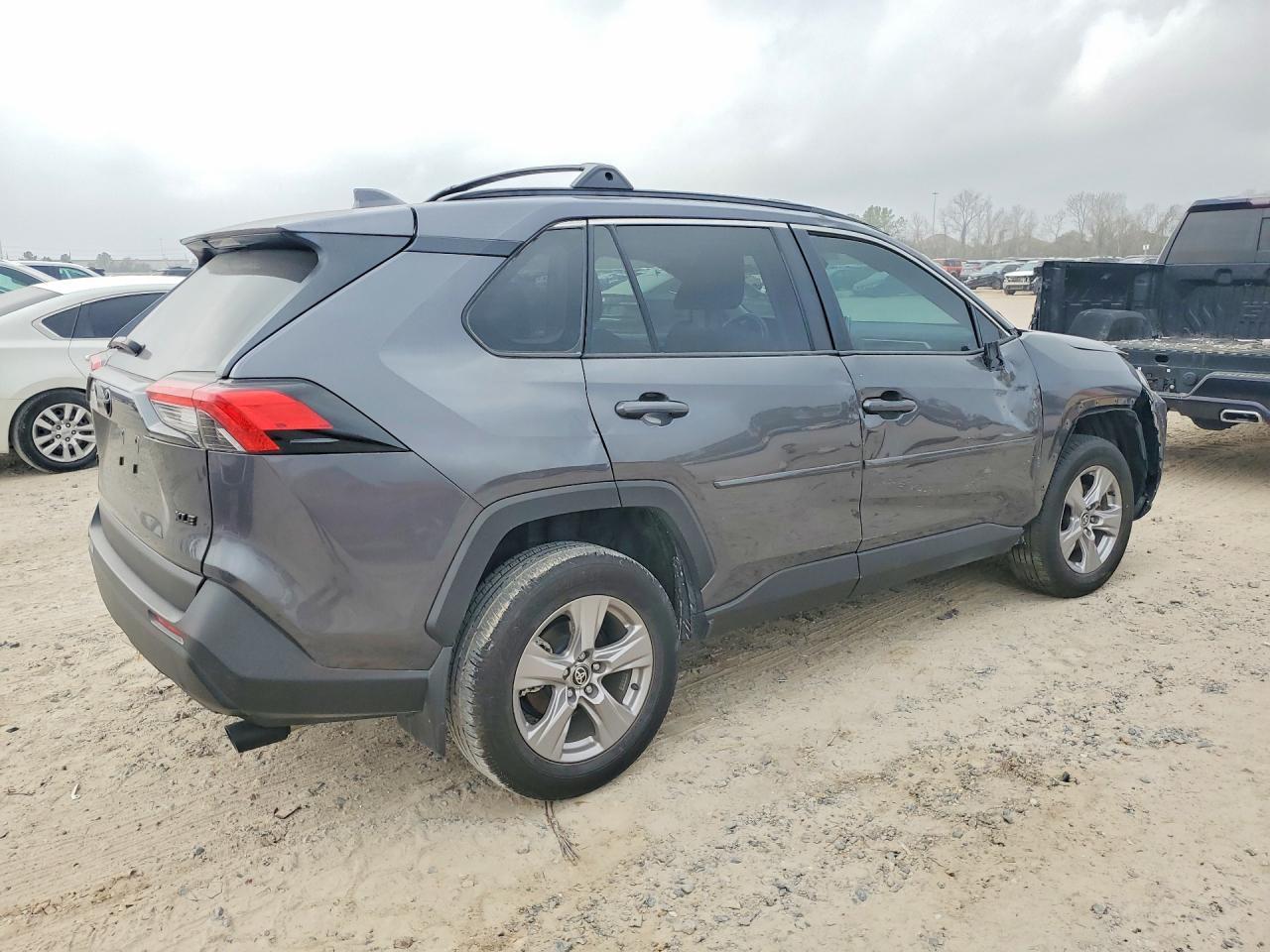 2025 Toyota Rav4 Xle - Image 3