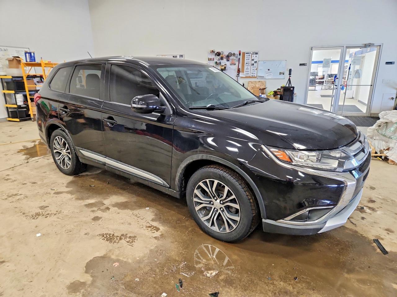 2016 Mitsubishi Outlander Se - Image 4