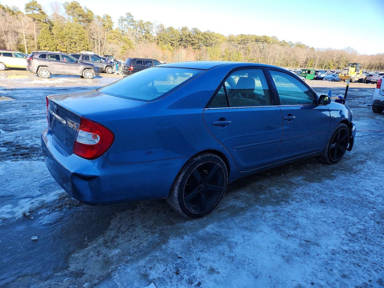 2004 Toyota Camry Le - Image 3