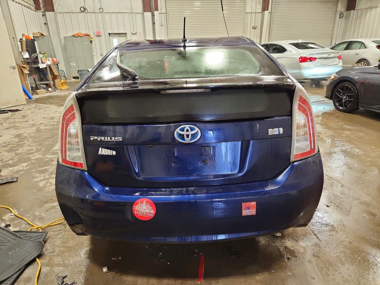 2013 Toyota Prius - Image 6