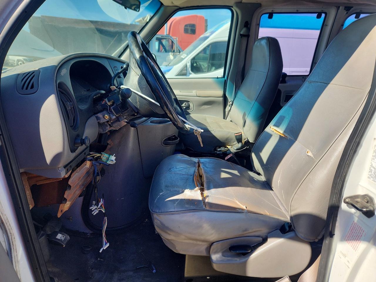 1997 Ford Econoline E350 Super Duty - Фото 7