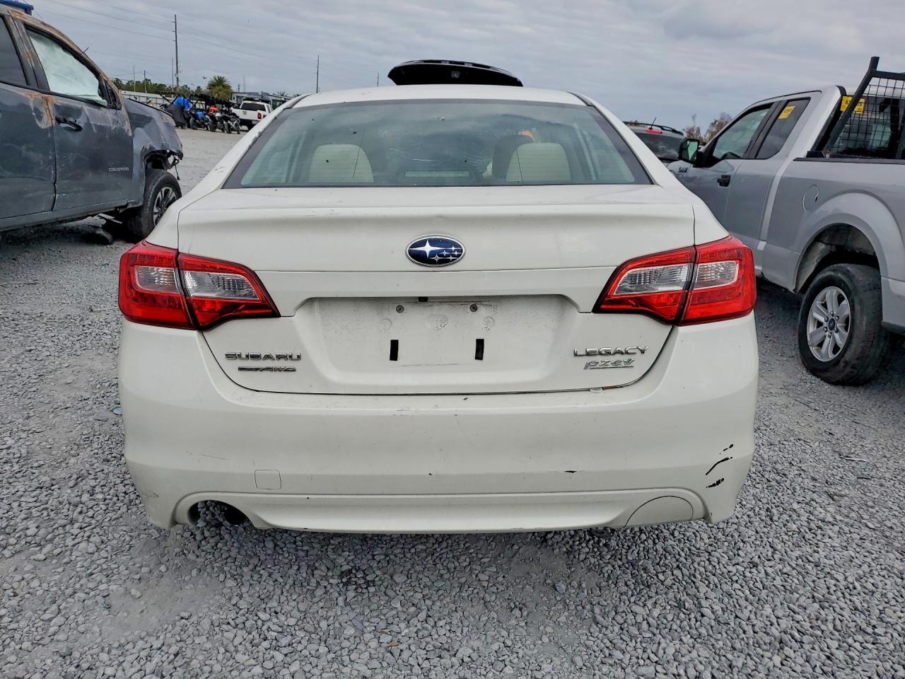 2017 Subaru Legacy 2.5I - Фото 6