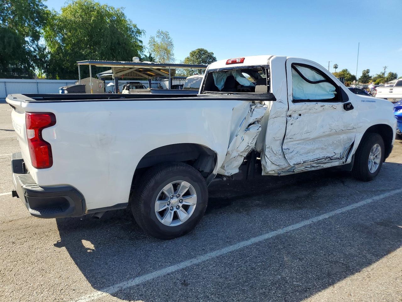 2019 Chevrolet Silverado C1500 - Image 3