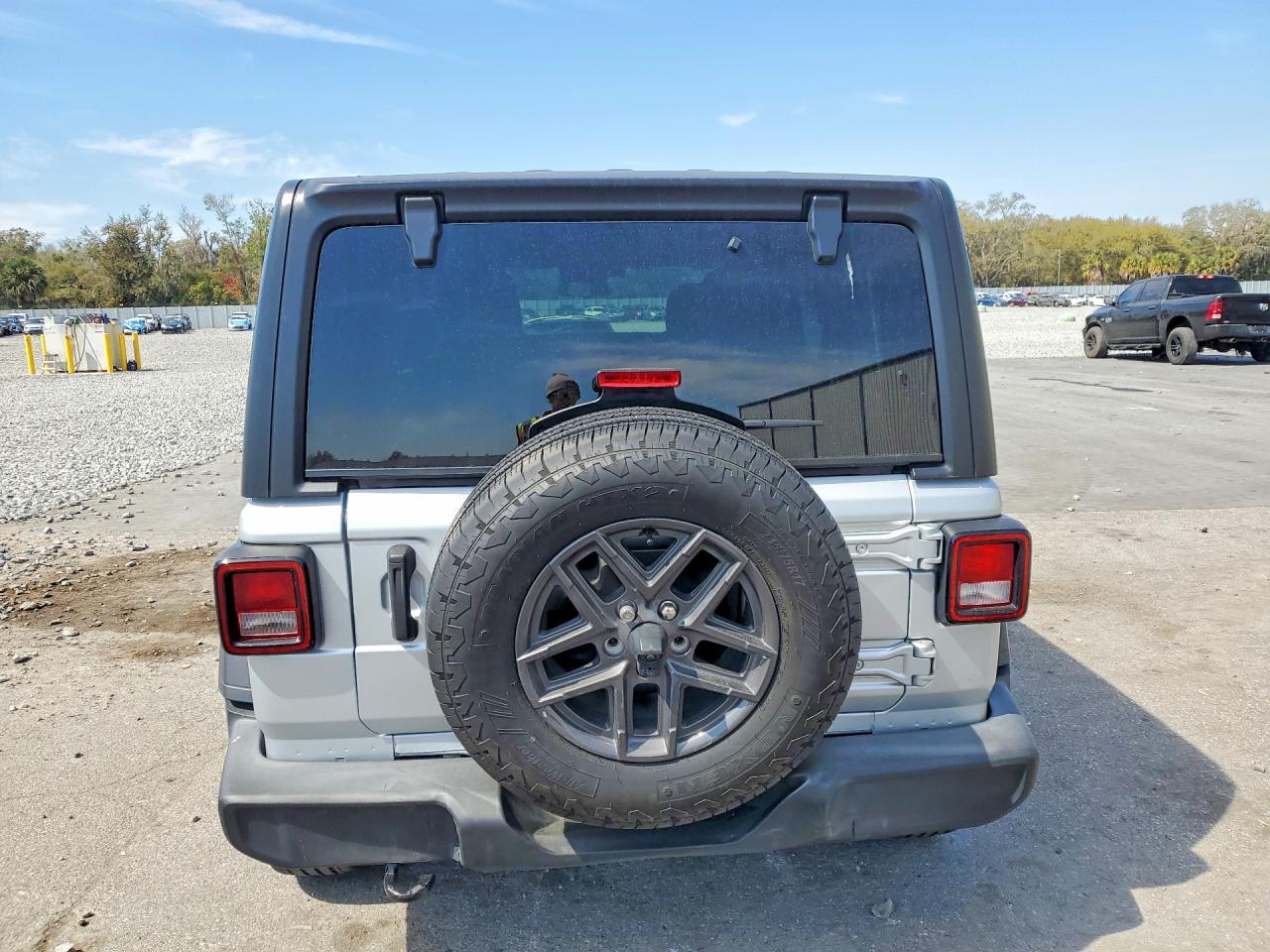 2024 Jeep Wrangler Sport - Фото 6