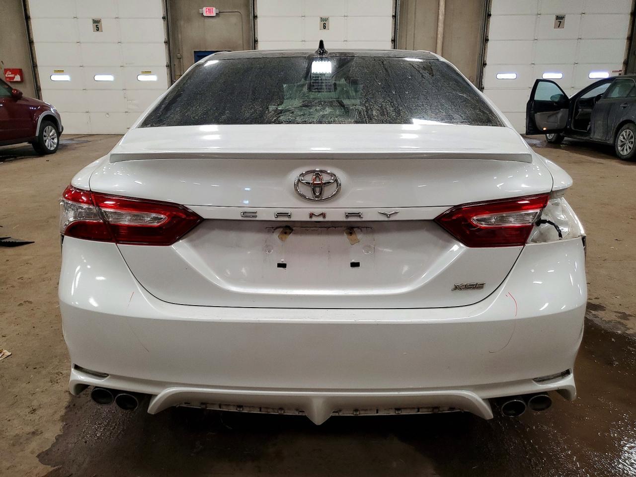 2020 Toyota Camry Xse - Фото 6